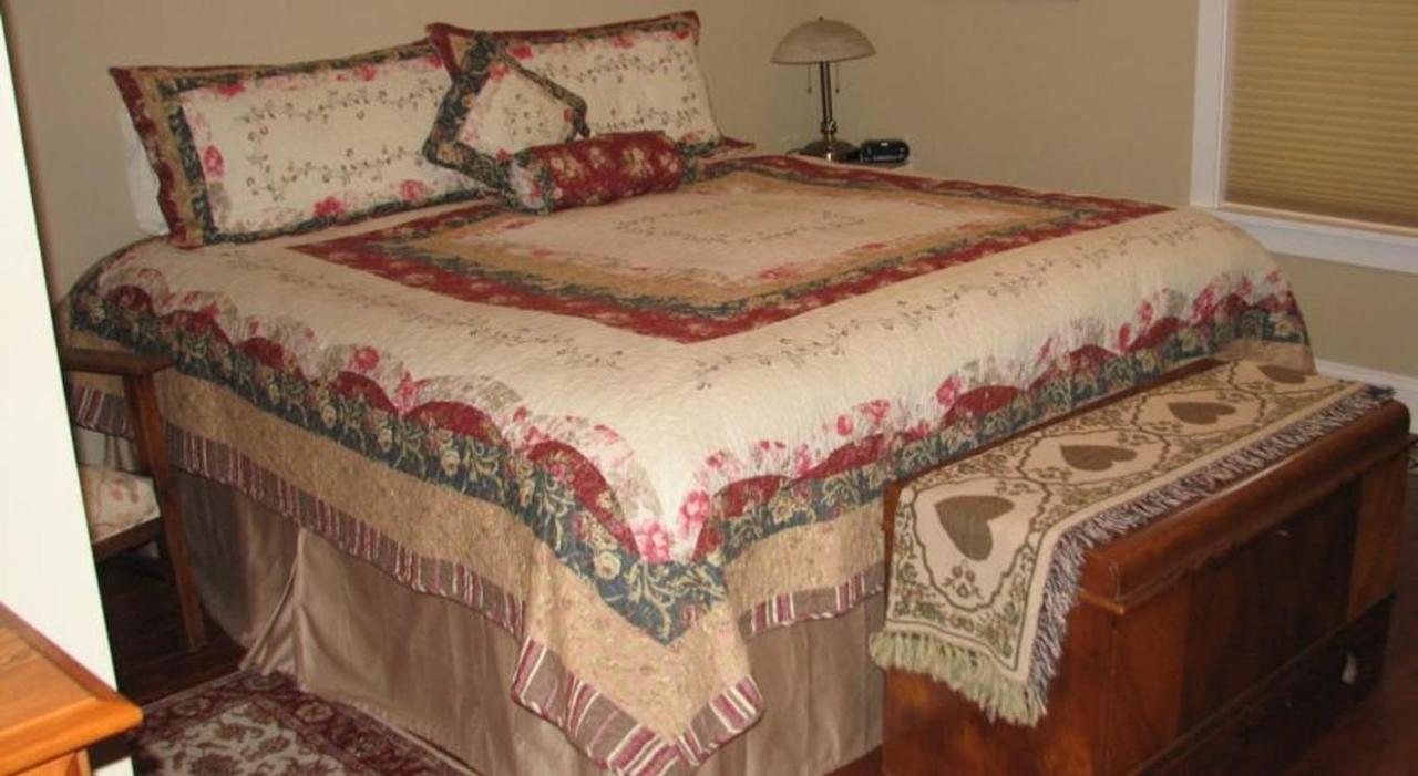 Chesterfield Inn Kelowna Chambre photo