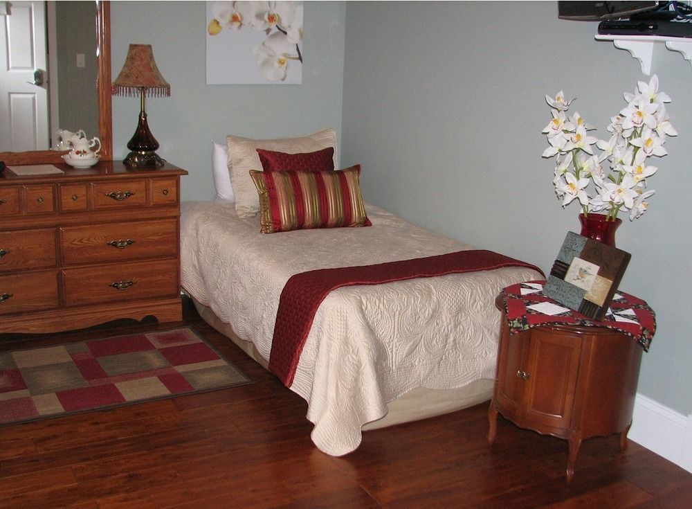 Chesterfield Inn Kelowna Extérieur photo